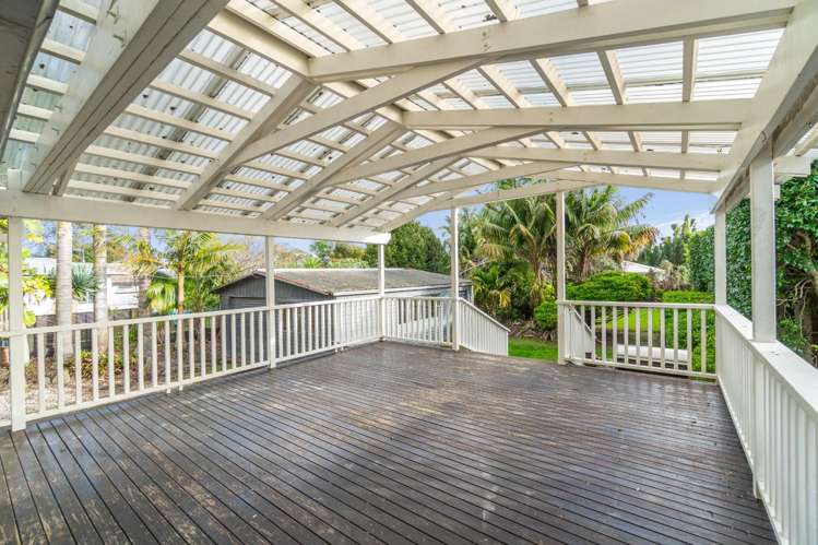 13 Amberley Avenue Te Atatu South_12