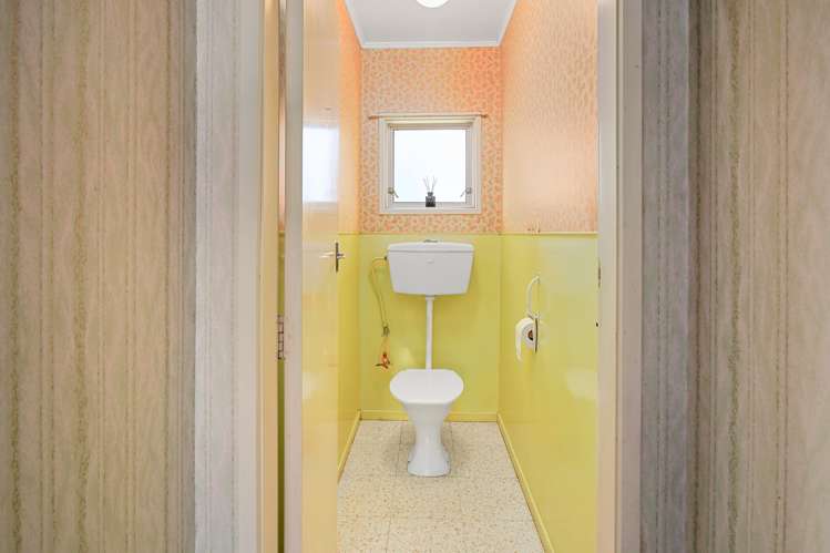 8 Cornwall Place Stoke_19