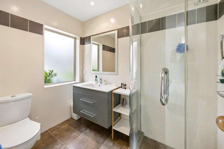 12 Woodfern Crescent Titirangi_15