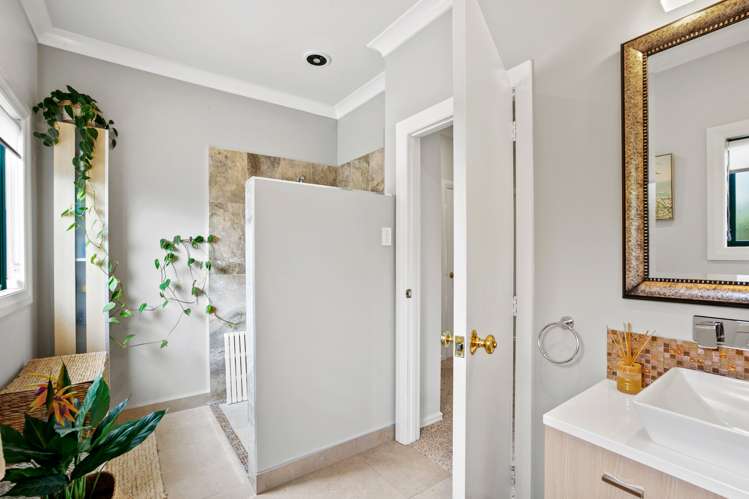 128 Wairau Road Oakura_15