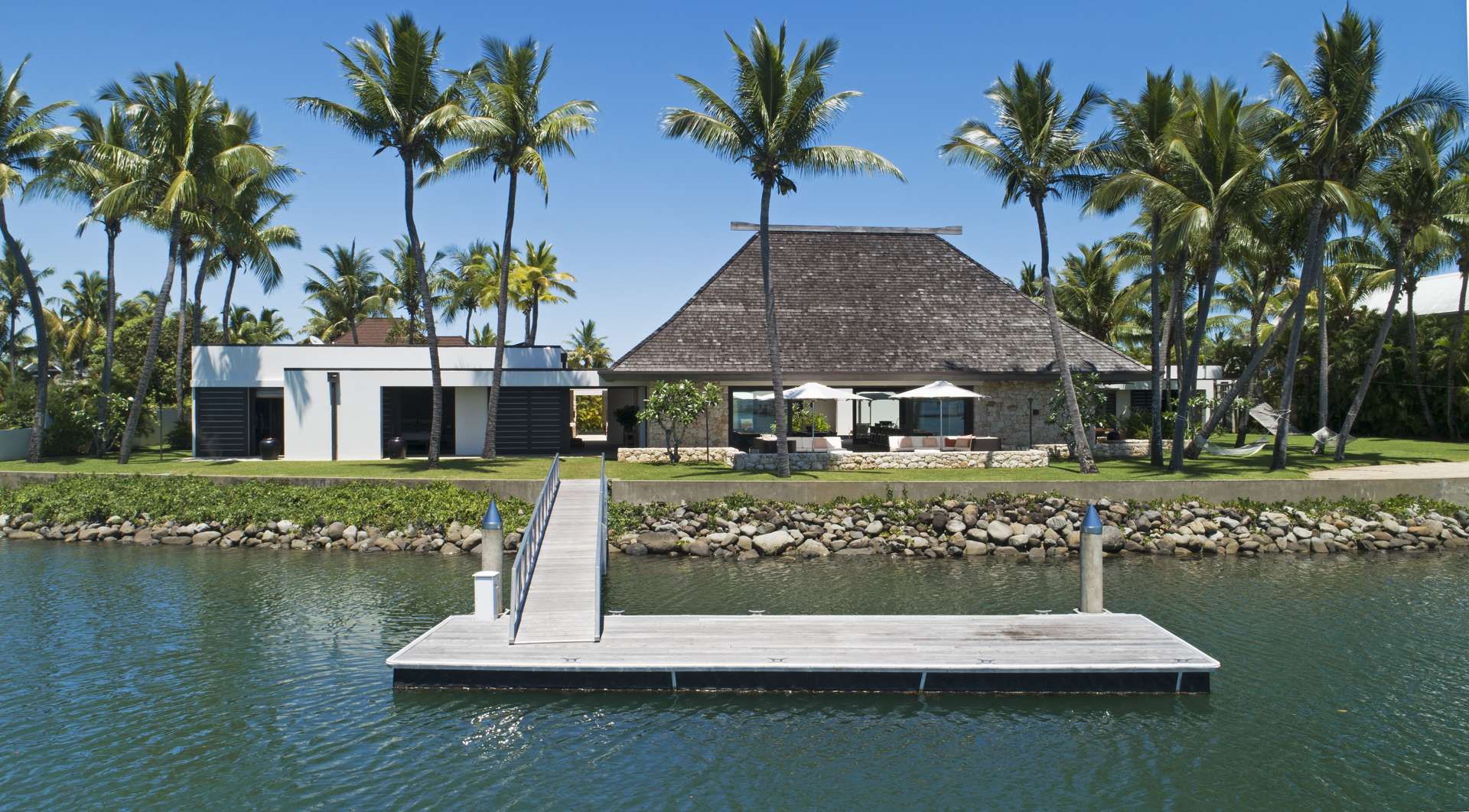 9/- Paradise Point, Denarau Island Fiji_0