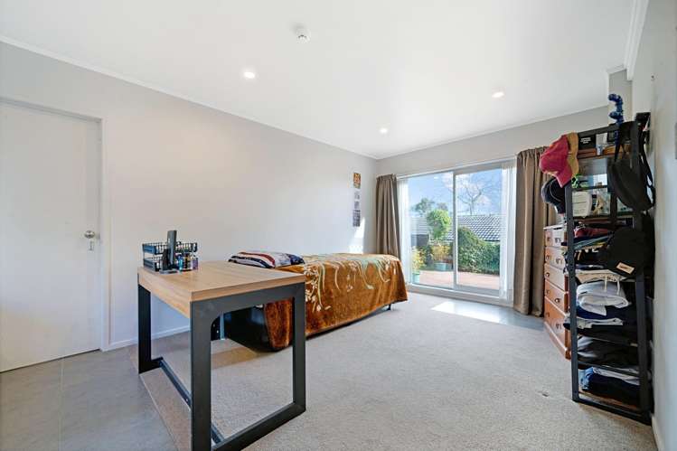 4 Seakens Way Glen Eden_12