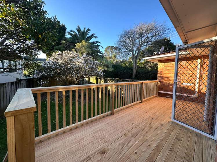 2/9a Dornwell Street_0