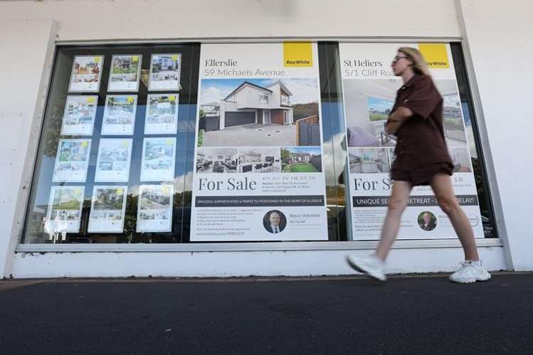 Tony Alexander: The golden rule when the world's on fire - nobody knows anything