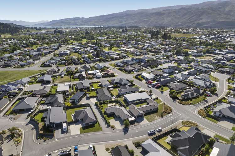 4 Magnetic Place Cromwell_17