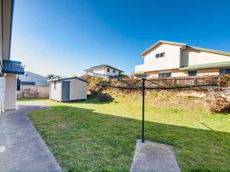 8 Silver Pine Avenue Woodridge_11