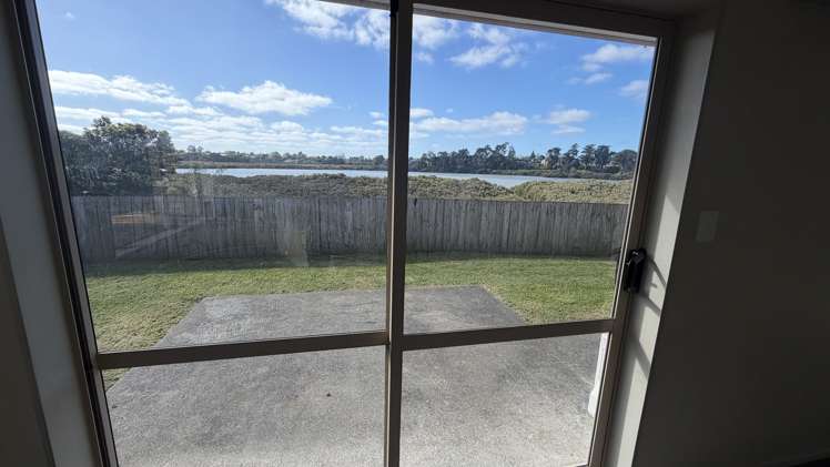 24 Stranraer Crescent Wattle Downs_15