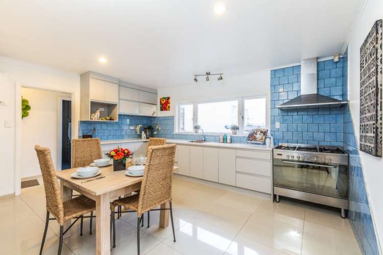 165 Edmonton Road Te Atatu South_14