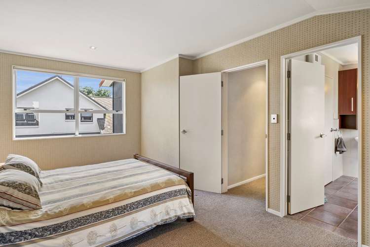 23b Beach Road Otumoetai_11