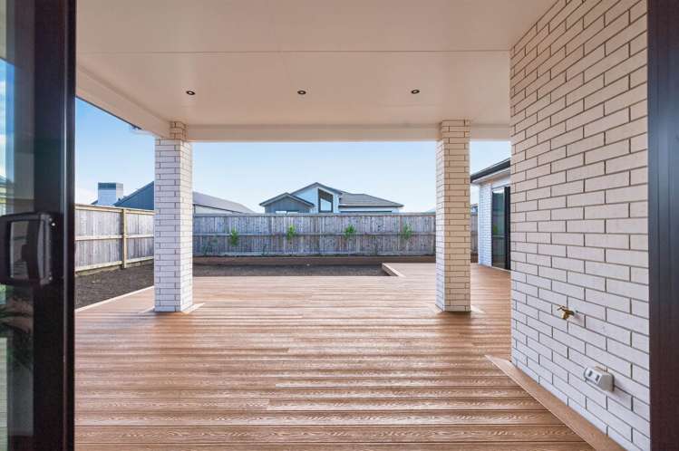 24 Beveridge Road One Tree Point_30