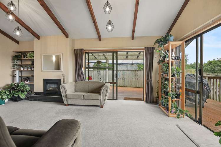 111 Tuhikaramea Road Dinsdale_11