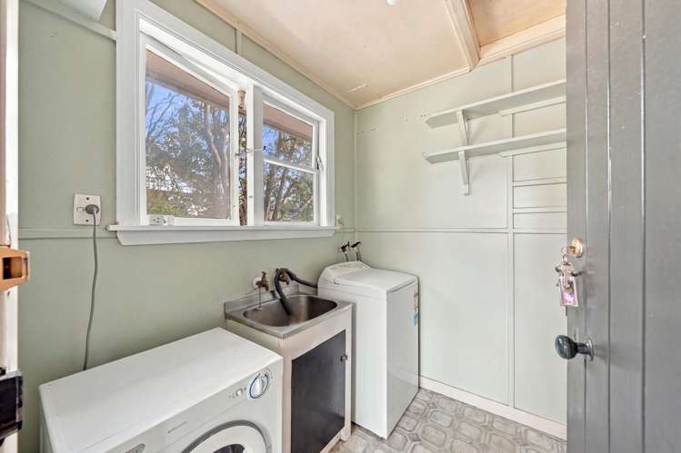 15 Avro Crescent Hornby_9