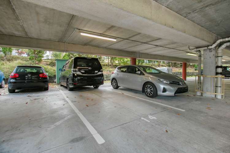 13, 68 Mountain Road Mt Wellington_20