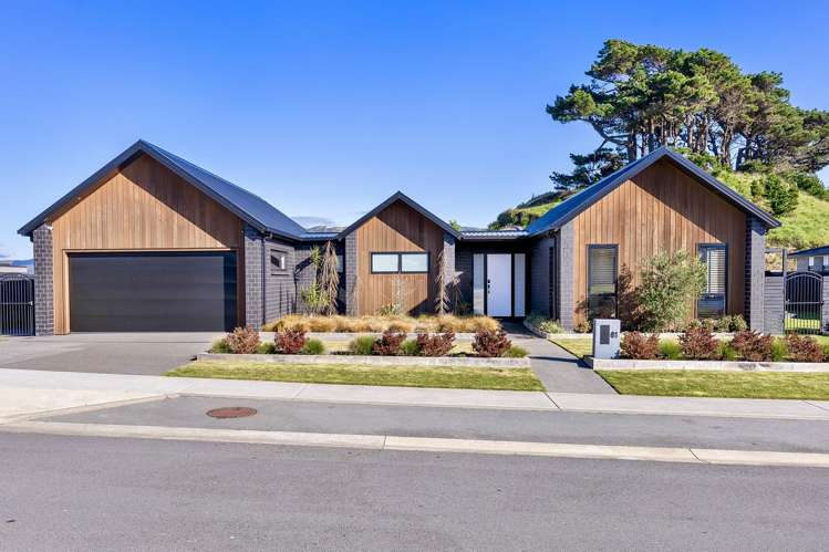 61 Queen Charlotte Drive Aotea_28