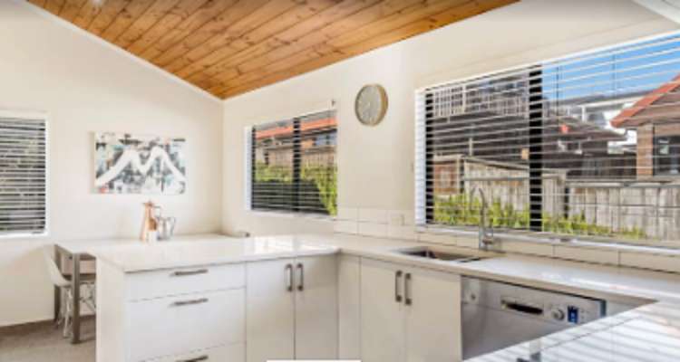 2/153 Whitford Road_0