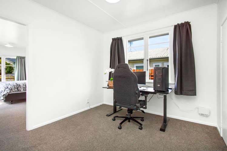 4 Golf Road Manor Park_7