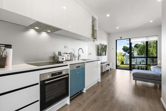 8/24 Tara Road Henderson_4