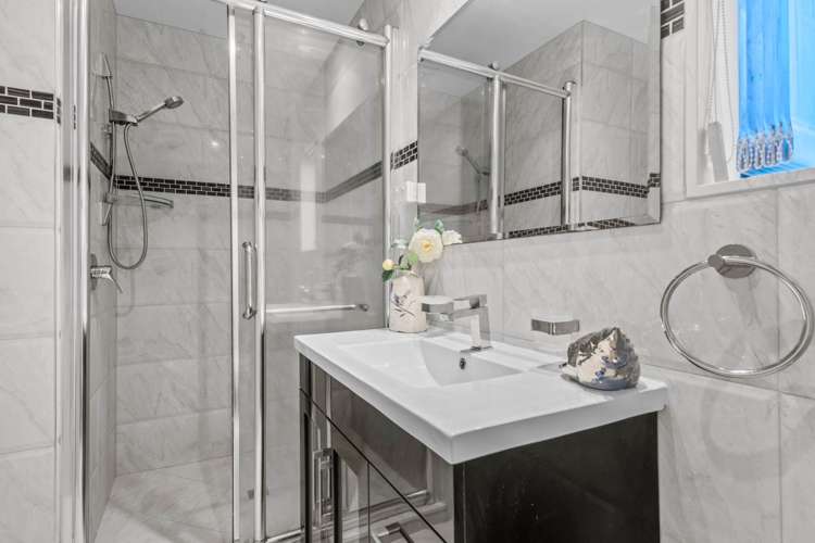 4 Springside Drive Flat Bush_12