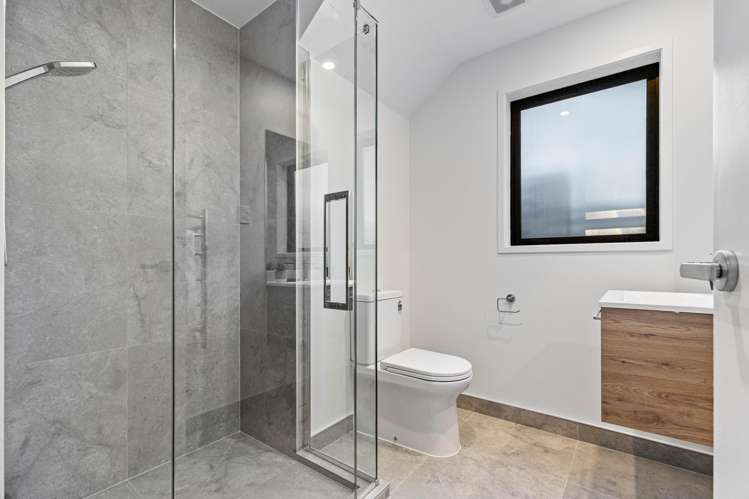 11 Fitzherbert Avenue West Harbour_11