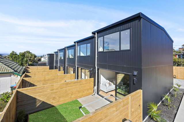 Freehold Design-Living by Cornwall Park!