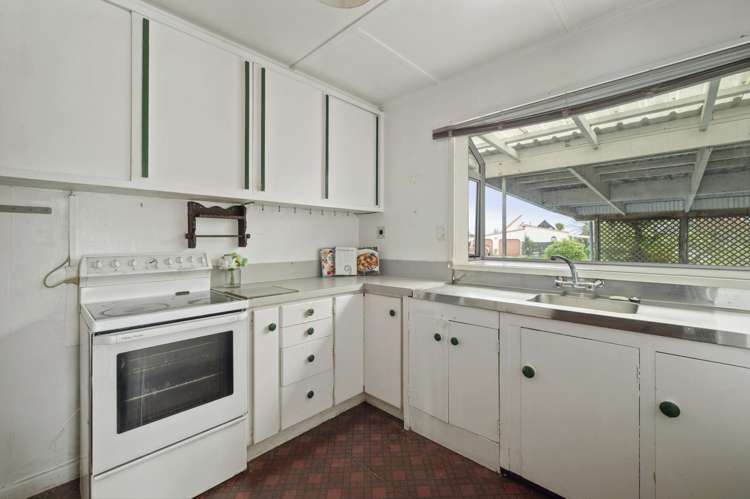 2 Holden Avenue Holdens Bay_7