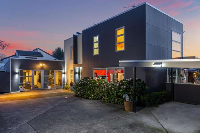 Inner circle executive living - compact section