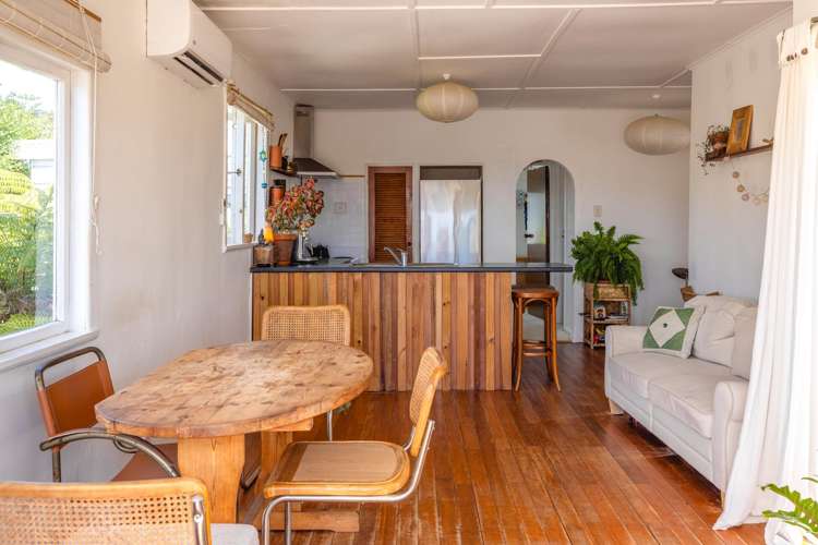 24 Victoria Road South Onetangi_8