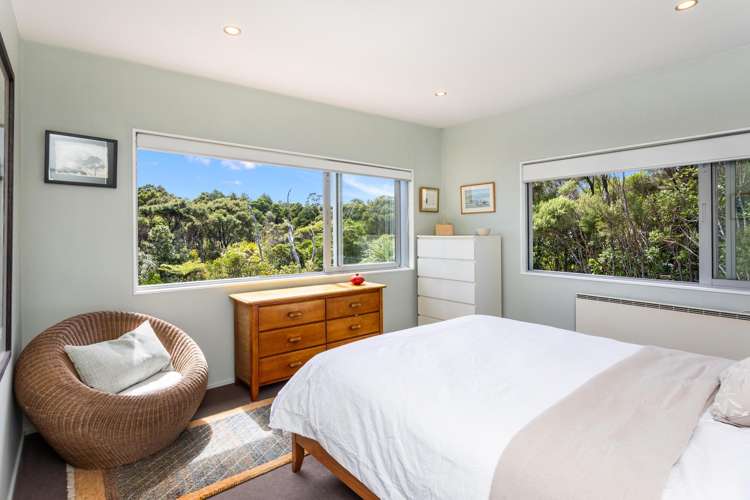 296 Piha Road Piha_34