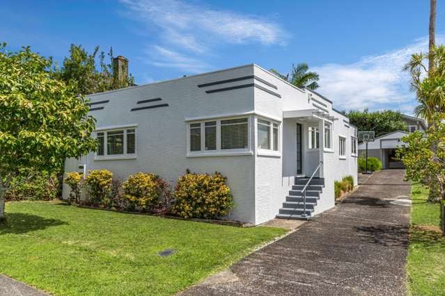 Charming 1920s deco home