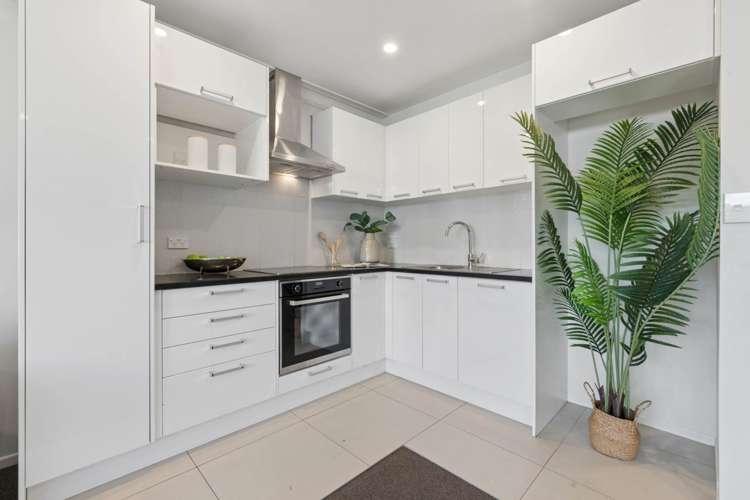 2/22 Kensington Avenue Mt Eden_5