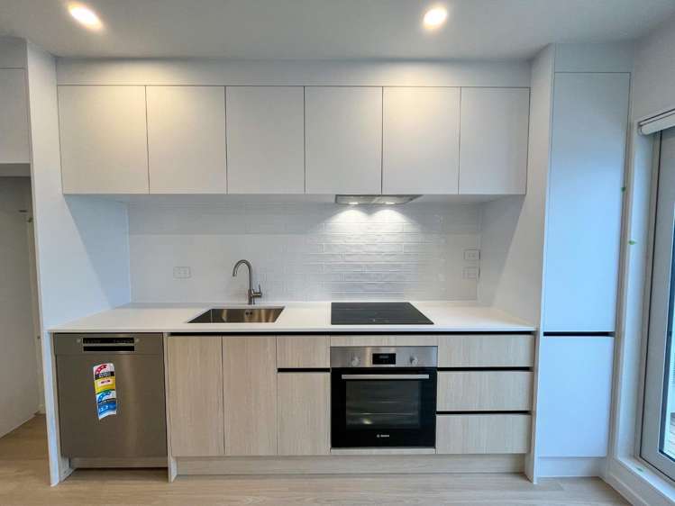 13/9 Aeroview Drive 1603_3
