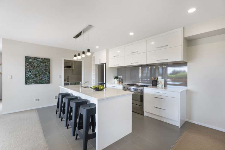 1 Bella Vista Drive Gulf Harbour_2