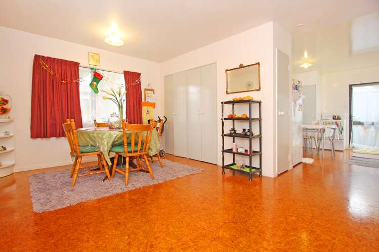 2/49 Clevedon Road Papakura_3