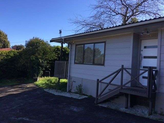 2/135 Edmonton Road Te Atatu South_1