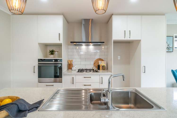 22 Te Kaeaea Crescent Wallaceville_6