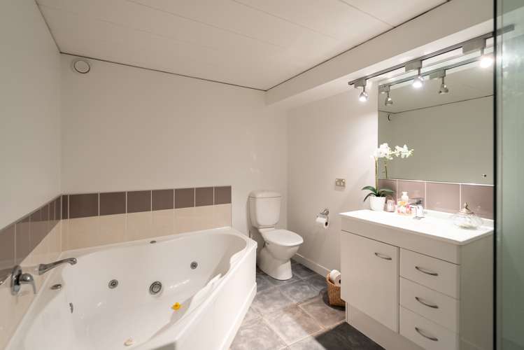 109/107 Thorndon Quay Pipitea_7