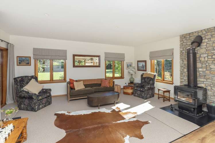 313 Plaskett Road Fernside_12