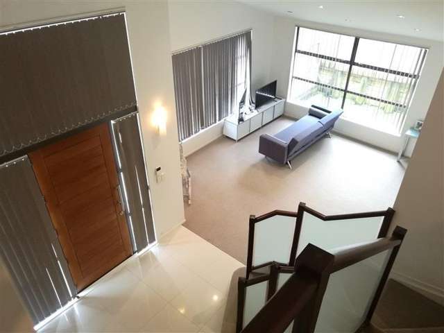 5 Warren Way Flat Bush_1