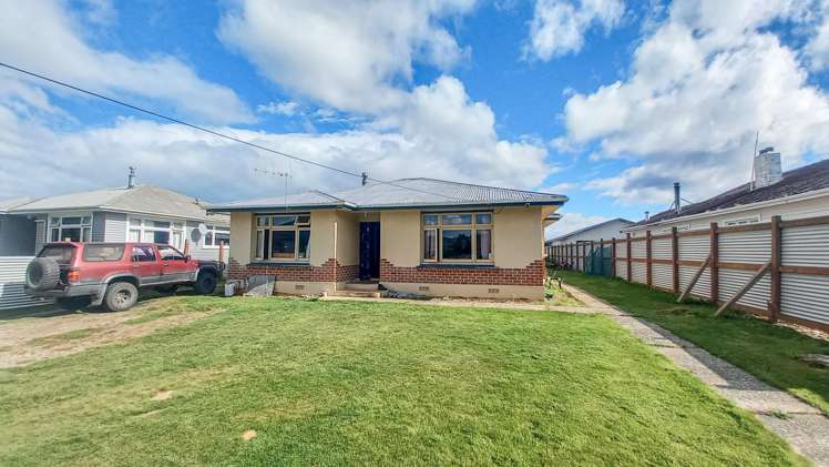 21 Main Road Tuatapere_16