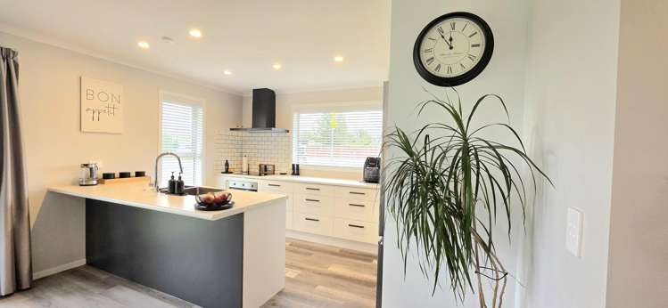 50 Bredins Line Marton_17