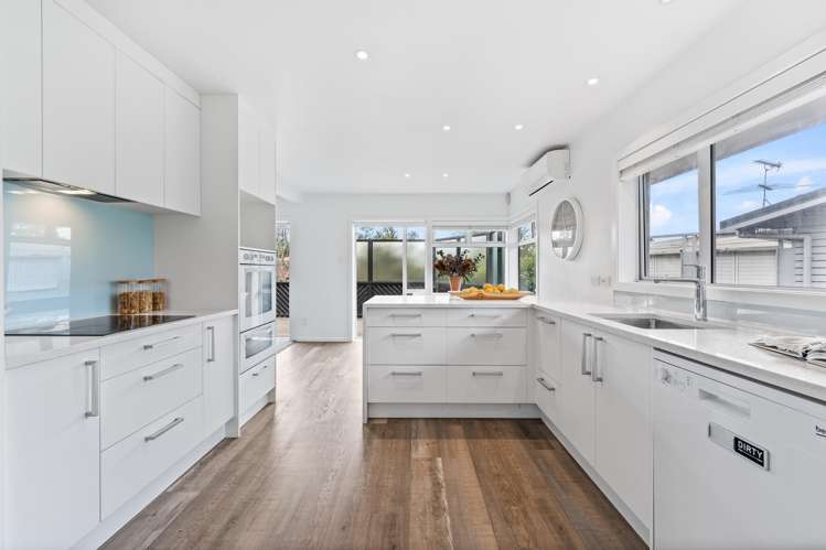 136 Tiroroa Avenue Te Atatu South_5