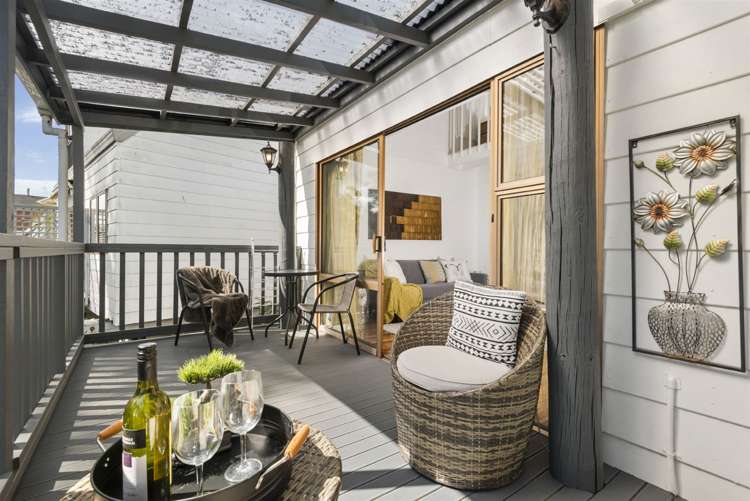 2/1 Mulberry Place Glenfield_8