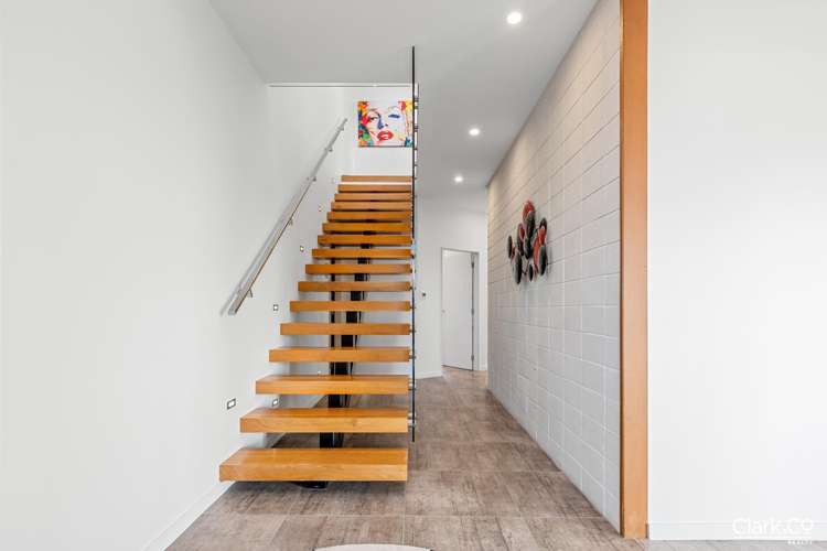131 Endeavour Drive Whitby_19