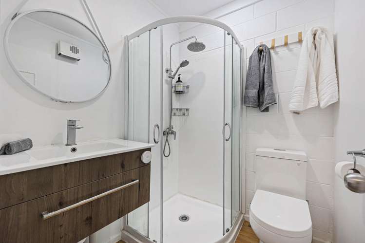 3/52 Fruitvale Road New Lynn_11