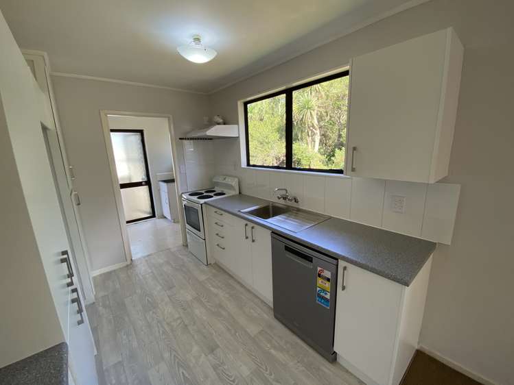 2/143 Canal Road Avondale_5