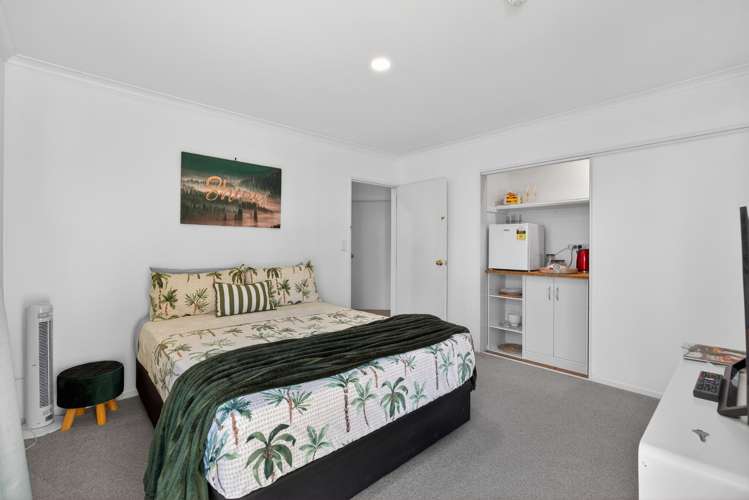 17 Ashdonleigh Grove Stoke_23