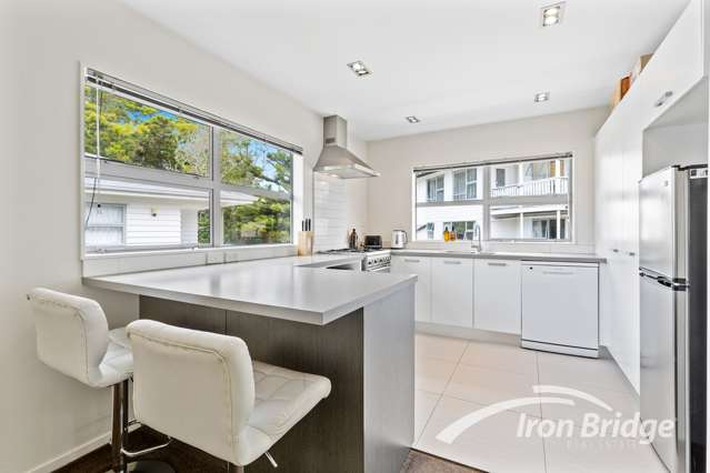 2/49 Lysander Crescent Beach Haven_1