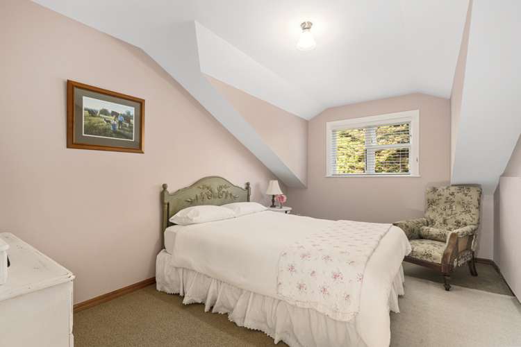 2 Barton Road Heretaunga_21