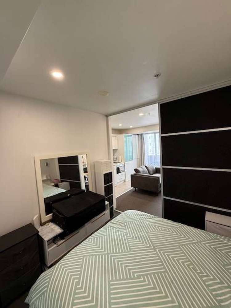 907/17 Vogel Lane City Centre_9