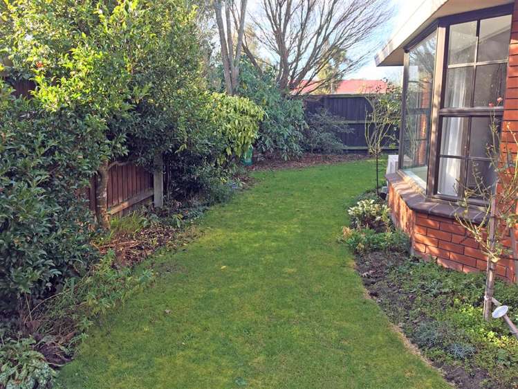 2/84 Memorial Avenue Ilam_21